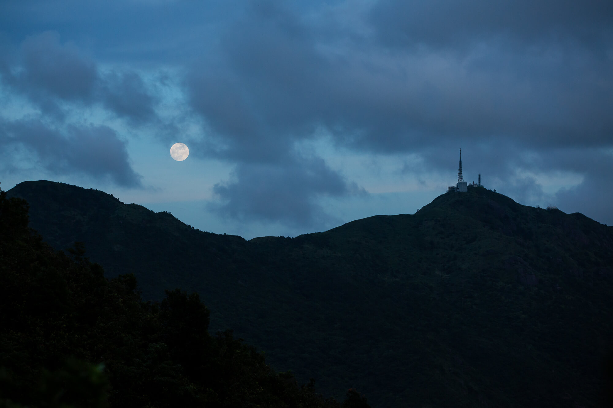 飛鵝山明月