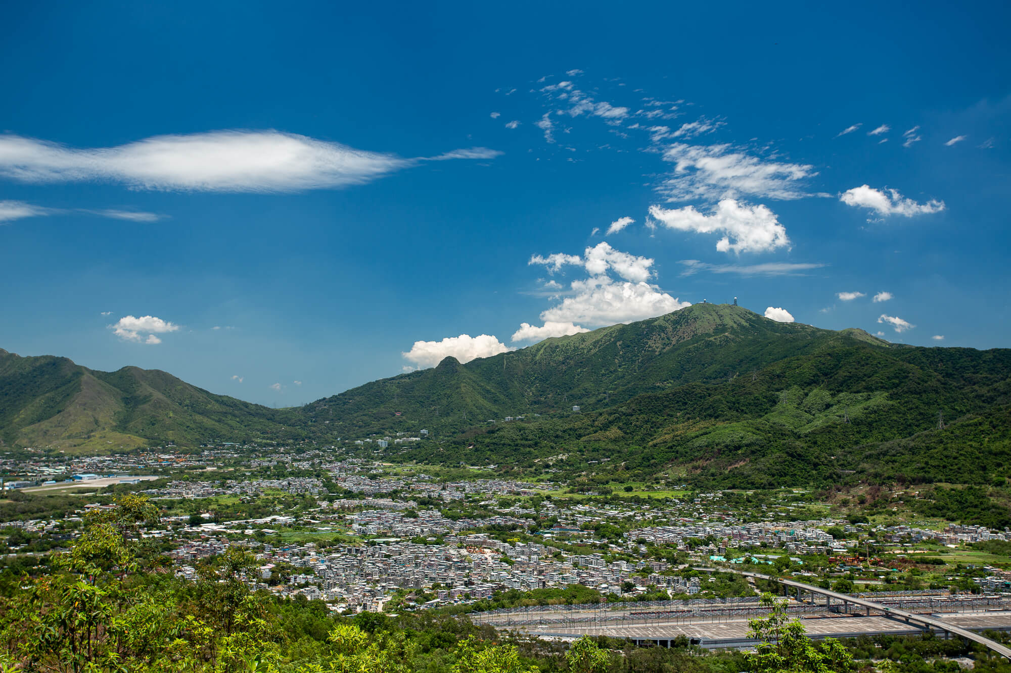 大帽山側的這飛碟狀（莢狀）雲