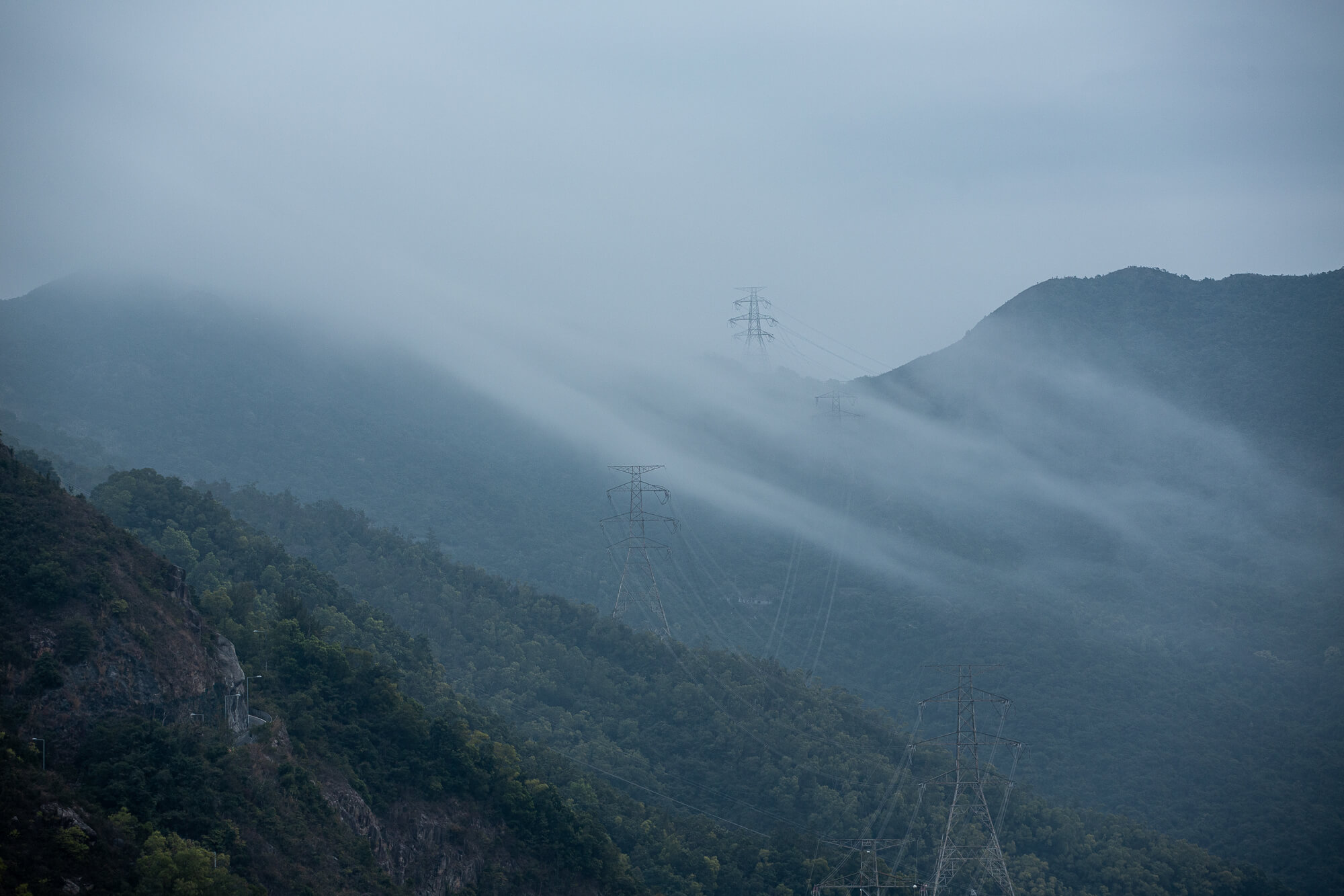 低雲流轉