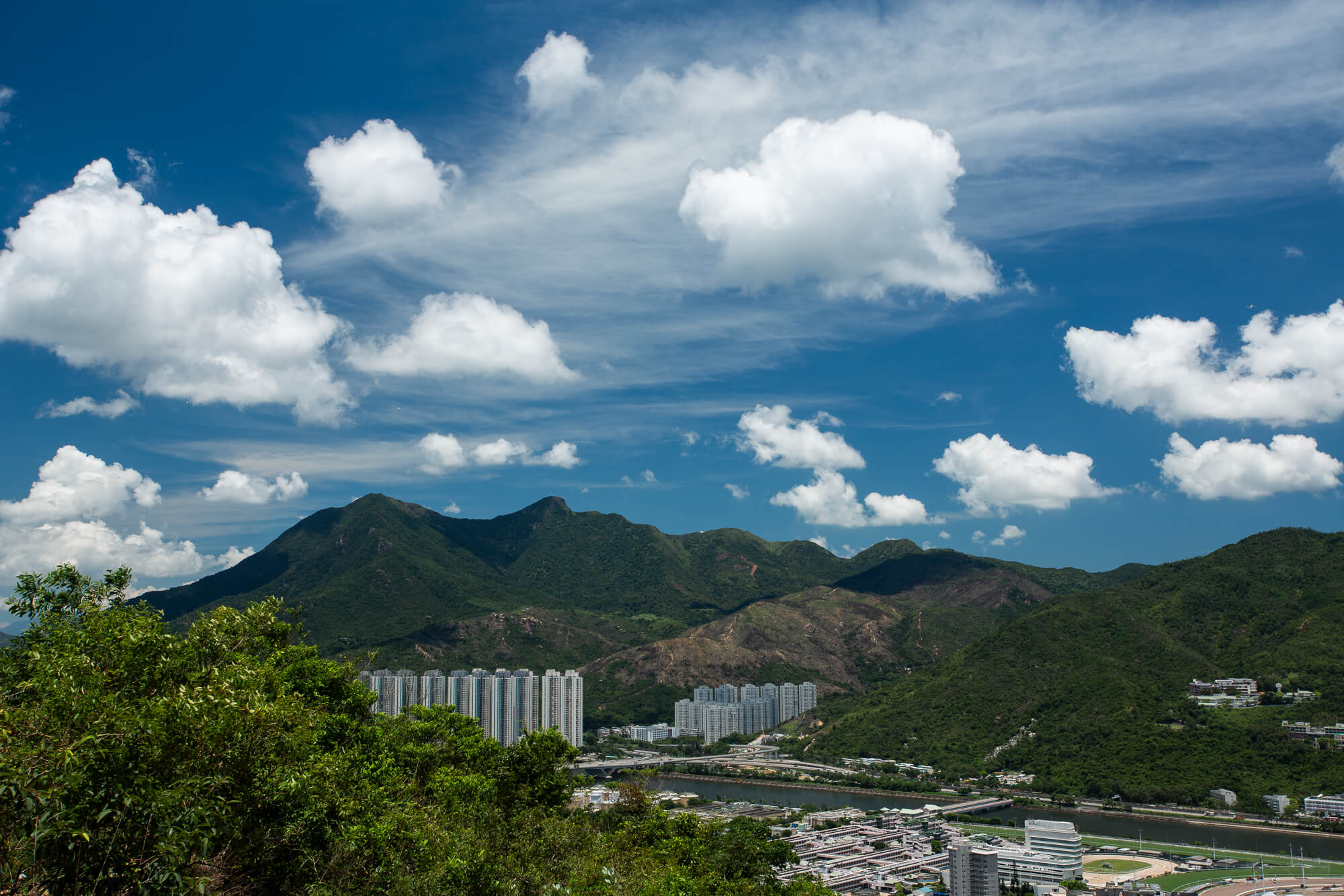 從狗肚山望向馬鞍山