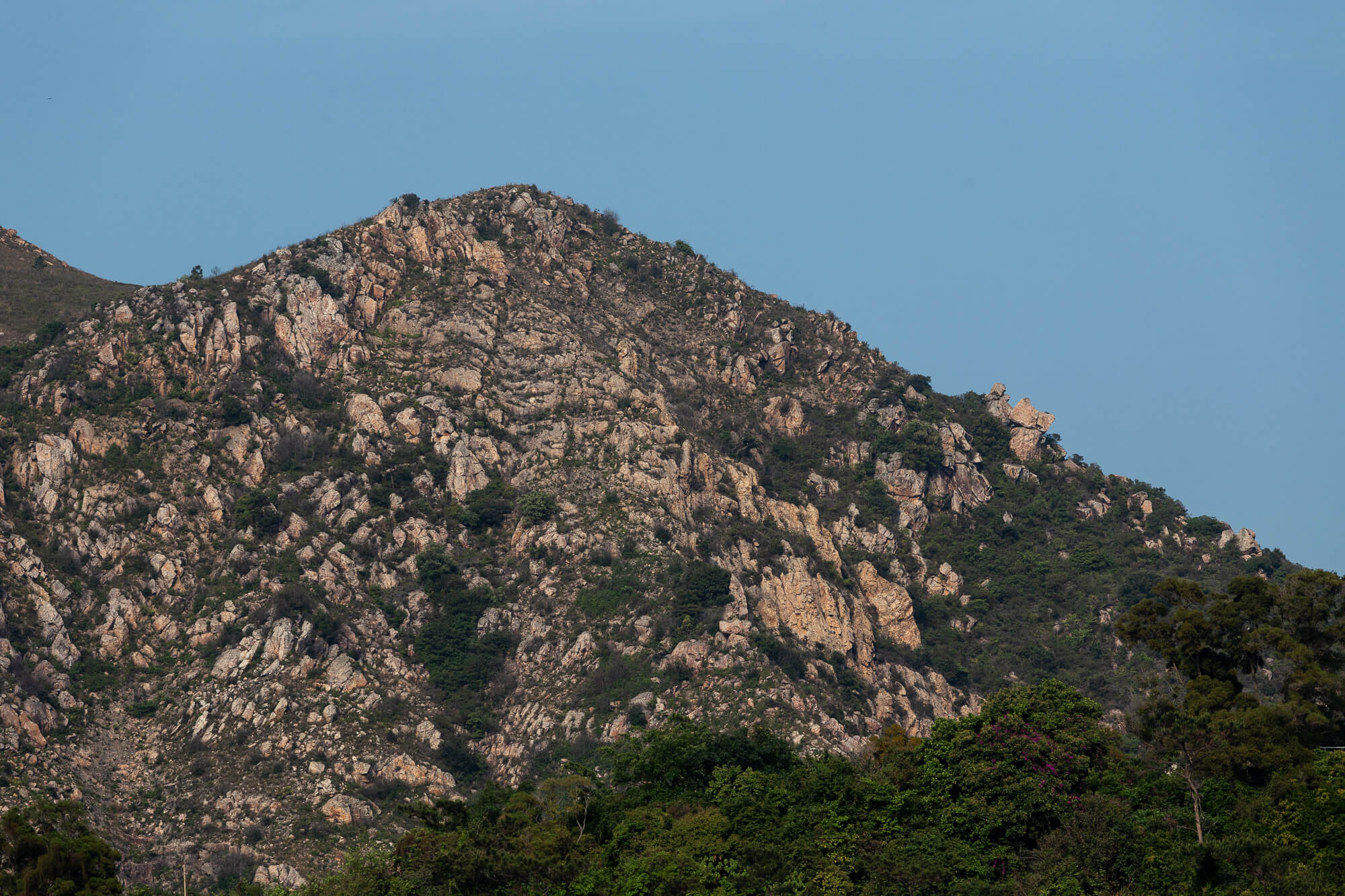 崢嶸的岩壁
