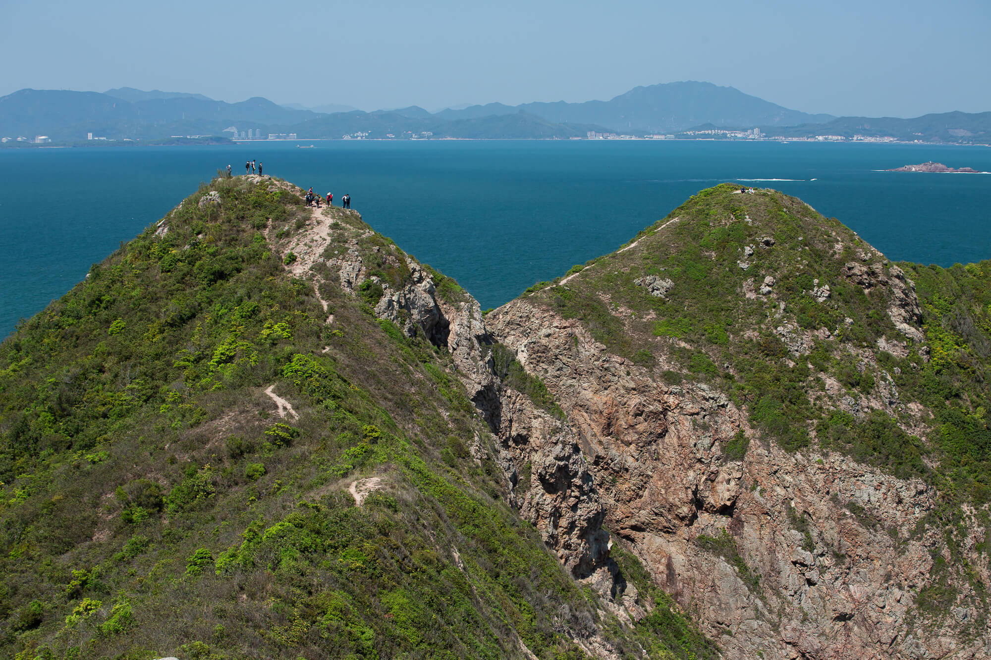 最後二兩座小山崗